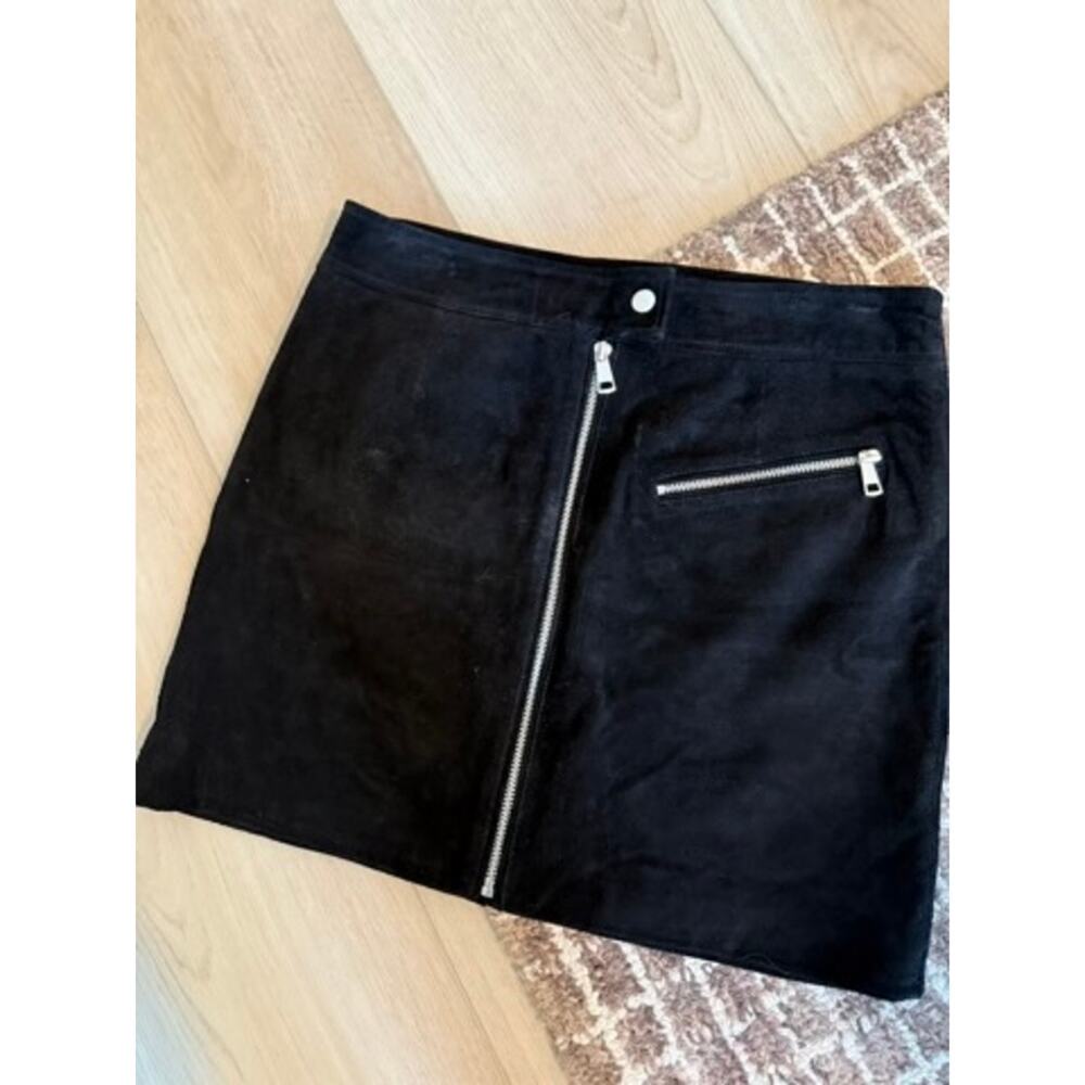 Bagatelle NYC Black Suede Zip Front Mini Skirt‎ 🖤
